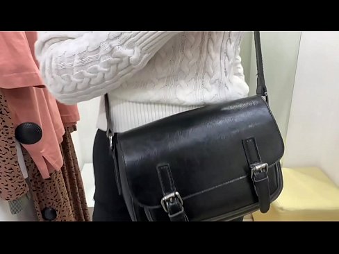❤️ Ommaviy onanizm yosh kaltak FeralBerry bir dildo bilan fitting xonasida ❤️ Sluts uz.teatroporno.ru ❌