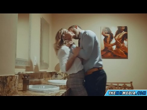 ❤️ Ko'krakli sarg'ish sizni jamoat hojatxonasida yo'ldan ozdirganda ❤️ Sluts uz.teatroporno.ru ❌